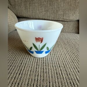 Vintage Fire King Milk Glass Tulip Bowl 4’ Tall W/ Lid Preowned